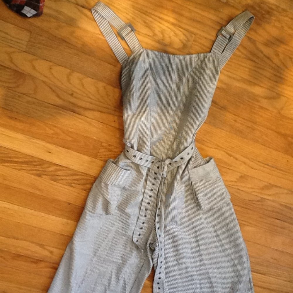 Urban Outfitters Super Cute Modern "Overall" Jumpsuit - Picture 3 of 6